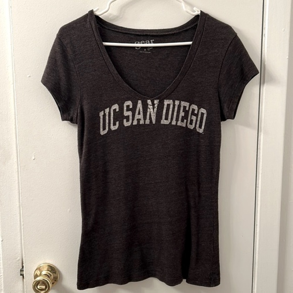 Gray UC San Diego Top